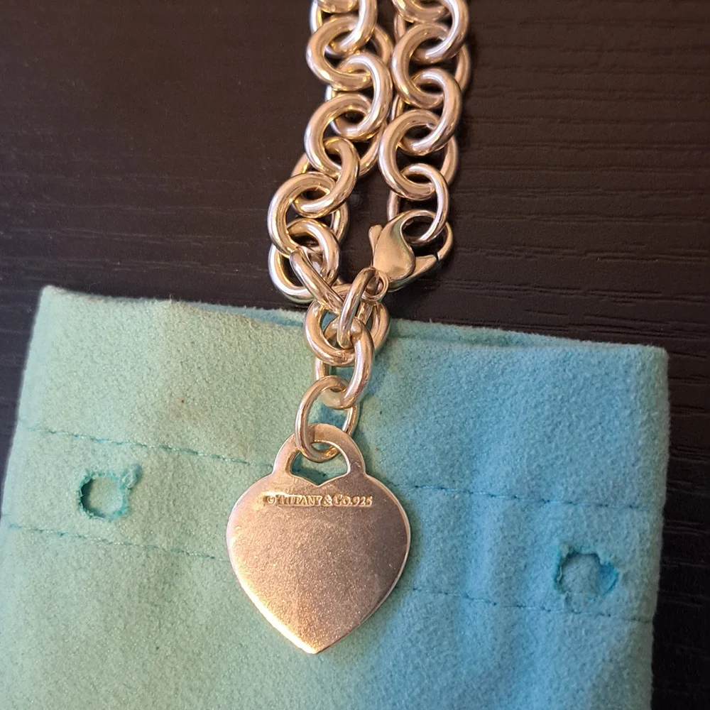 Tiffany & Co. Silver Heart Tag Necklace with Blue Pouch - Picture 3 of 3